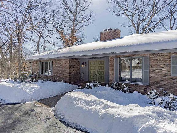 2nd image of 3202 Ramblewood Ln