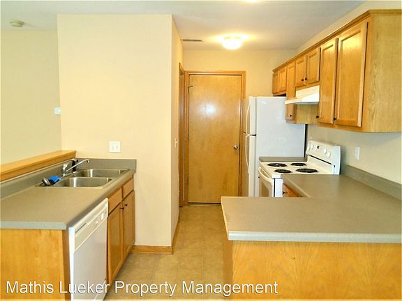 3rd image of 905 Jackalope Ct