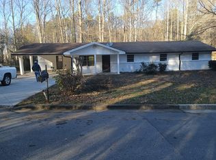 5425 Pine Valley Dr, Union City, GA 30291