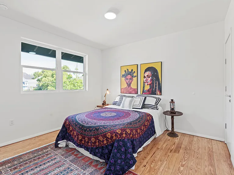1504 Perry St #202 — Photo 4