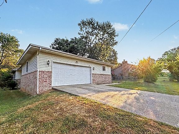 4th image of 1202 Don Ave