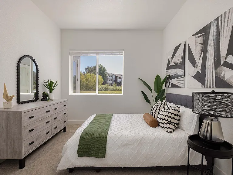 Rendezvous Trail Apartments — Photo 10