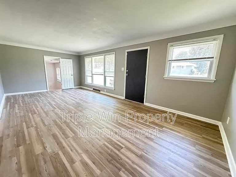 6801 Knoll Ave — Photo 4