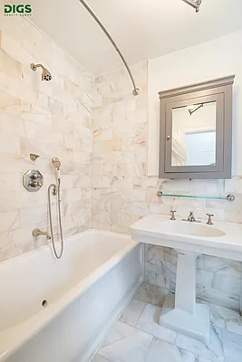 Sold by Digs Realty Group | media 6