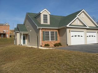 1035 Elk Dr, Christiansburg, VA 24073