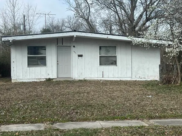 3307 S Iris St, Pine Bluff, AR 71603