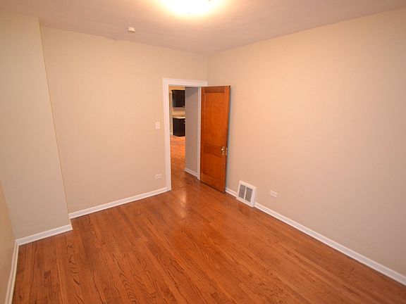 4th image of 6127 W School St