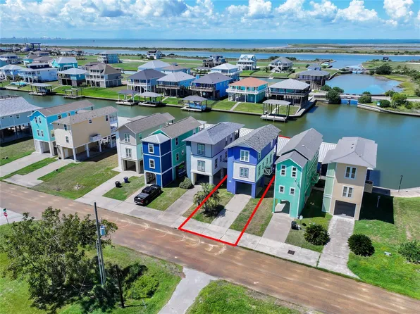 2205 Nelson Ave, Port Bolivar, TX 77650