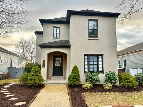 123 White Ash Dr E, Asheville, NC 28803