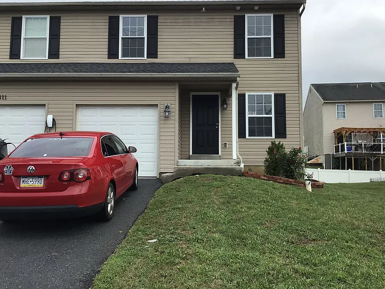 2809 Mannerchor Rd — Photo 2