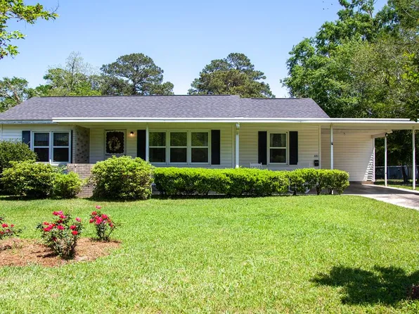 121 Orchard Ln, Thomasville, GA 31792