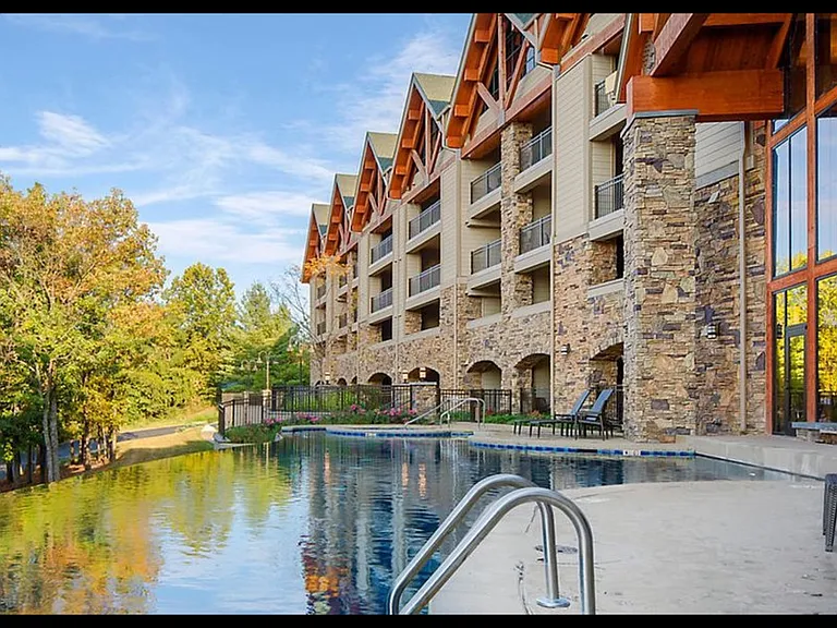 250 Lakewood Dr #5205 — Photo 32