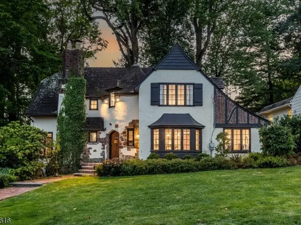 4 Crestwood Dr, Maplewood Twp., NJ 07040