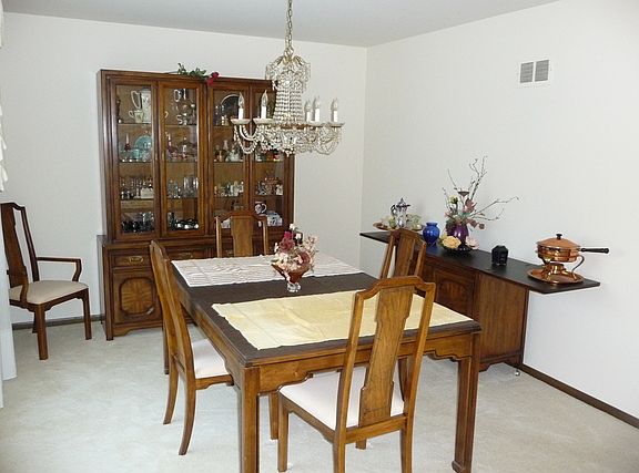 3rd image of 7708 W Chestnut Dr