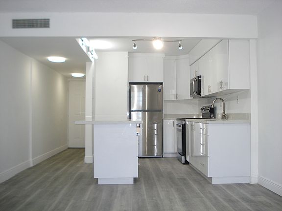 2nd image of 2903 NE 163rd St APT 204