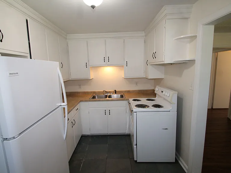 1 W 52nd St #2 — Photo 7