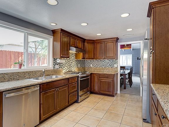 3rd image of 3141 N Saddleback Ct