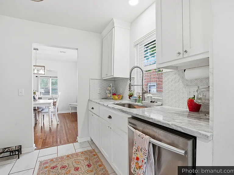 321 N Xenophon Ave — Photo 18