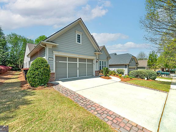 2nd image of 700 Butter Cup Dr