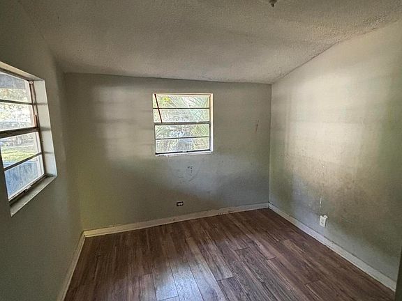 4th image of 921 Gordon St