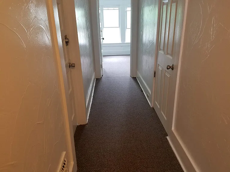 347 E Crain Ave — Photo 8