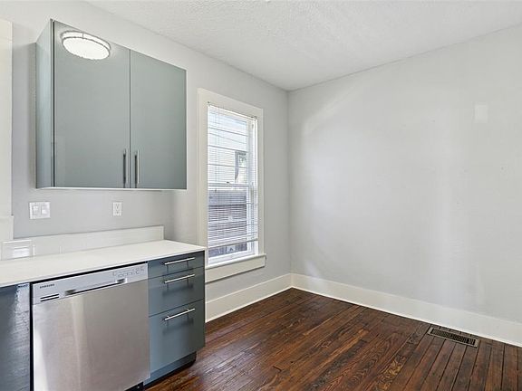 4th image of 601 Haines Ave