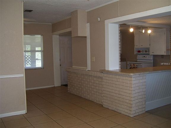 3rd image of 2734 Canal Dr N