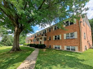 40 Hampton Ln APT 4, Lancaster, PA 17601