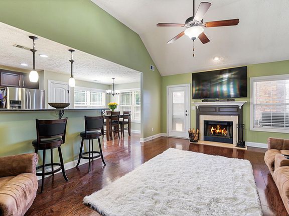 3rd image of 3362 Cotham Ln