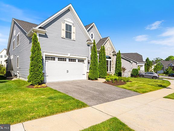 3rd image of 2973 Levee Dr