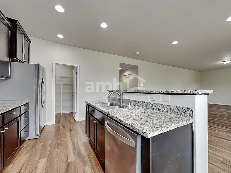 2665 Link Ave — Photo 3