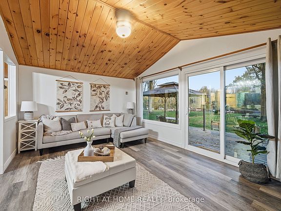 4th image of 49 River Rd W