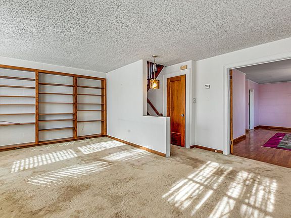 3rd image of 15759 12th Ave
