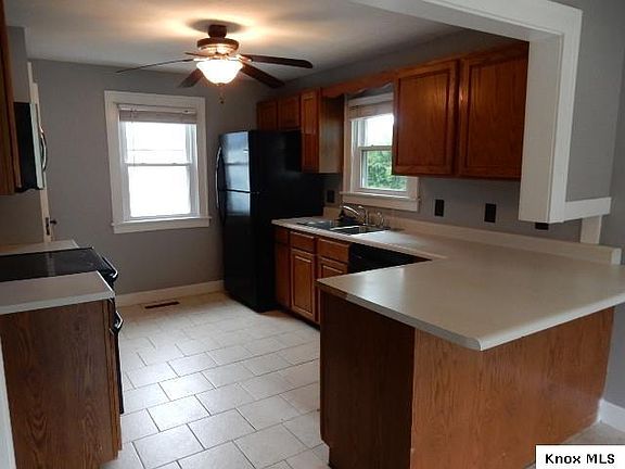 3rd image of 717 Coshocton Ave