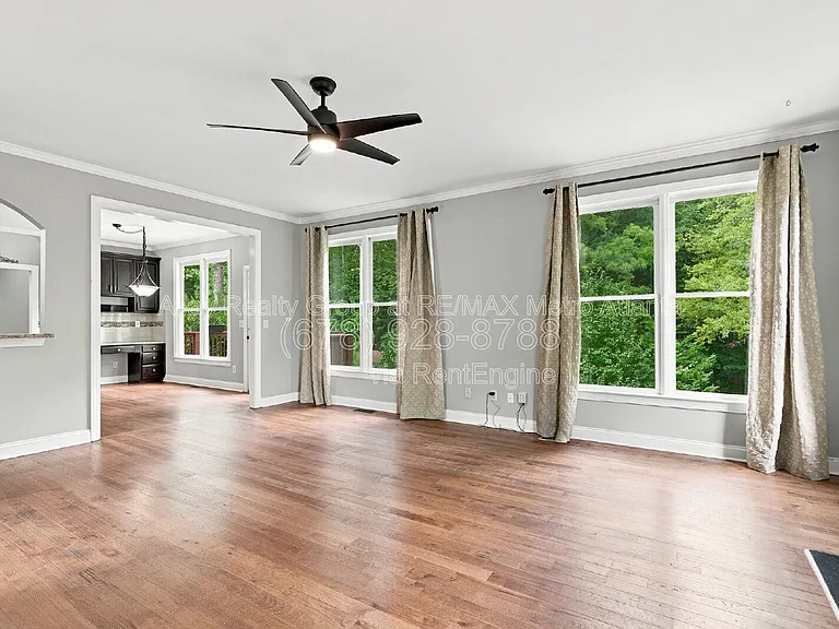 6725 Ridgefield Dr — Photo 10