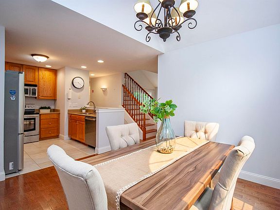 2nd image of 35 Ledgewood Drive #B
