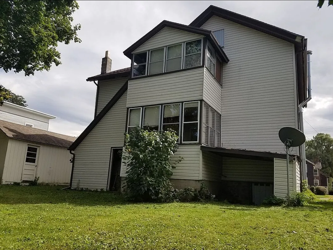 2 bed, 1000 sqft, $1,100 — Photo 2