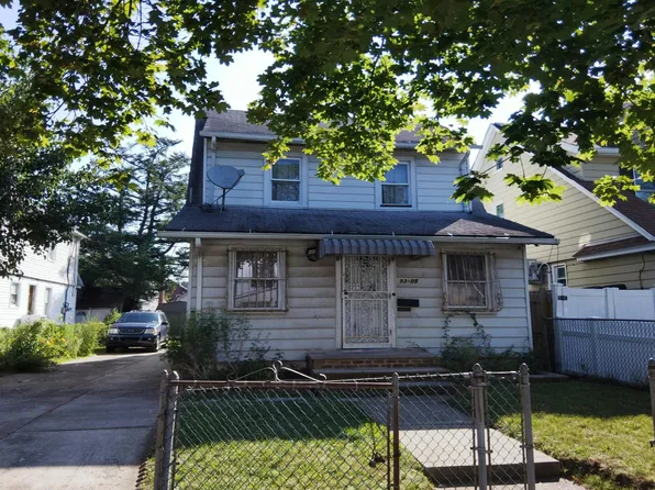 93-05 215th Pl, Queens Village, NY 11428