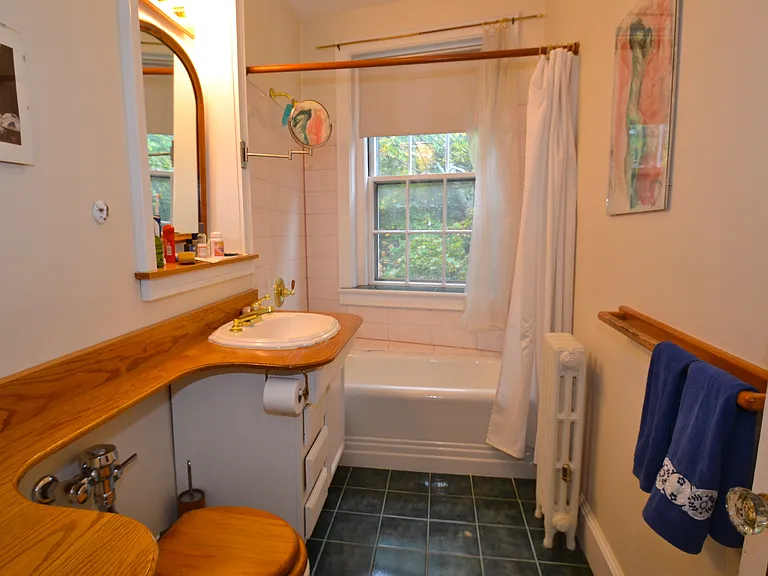86 Buckingham St #32 — Photo 10