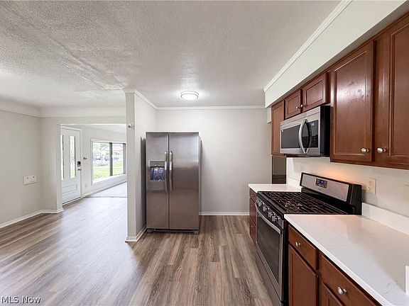 2nd image of 11970 Meadowbrook Dr