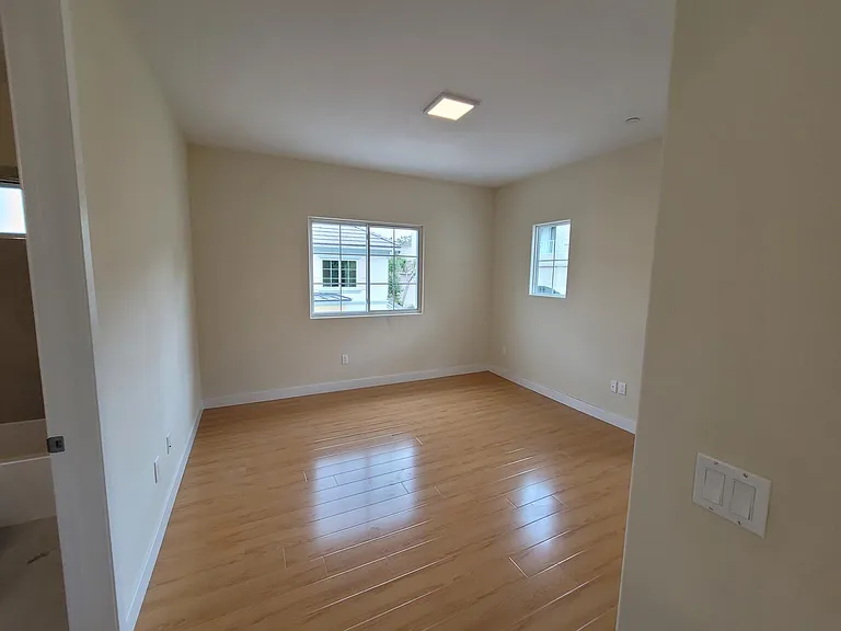 727 S Stoneman Ave #B — Photo 32