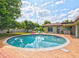 320 SW 55th Ave, Plantation, FL 33317
