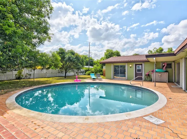 320 SW 55th Ave, Plantation, FL 33317
