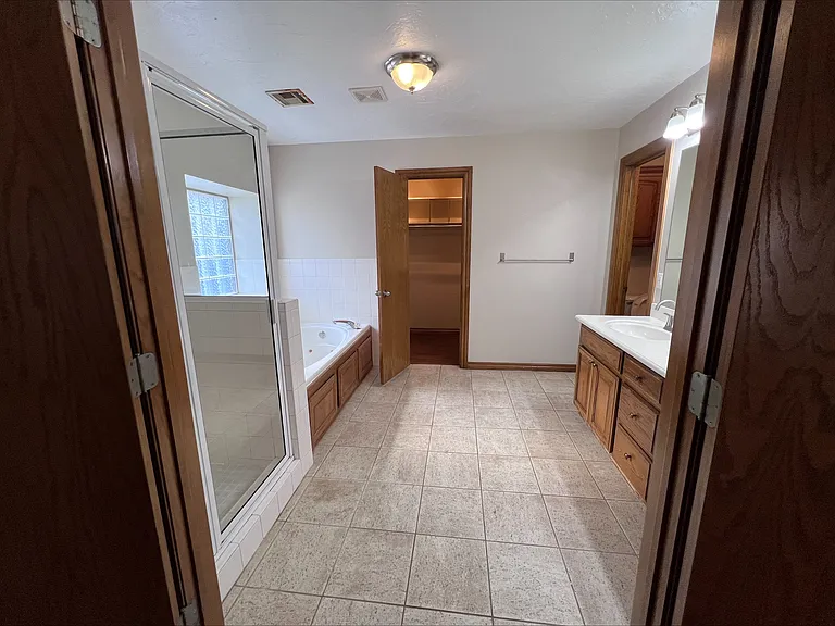 429 Daybreak Dr — Photo 16