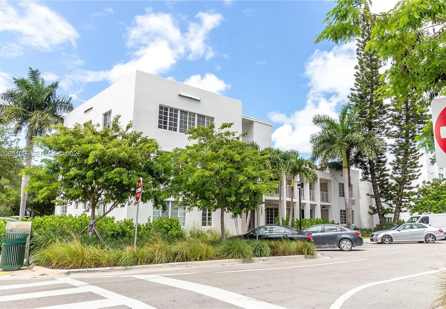Ken Mae Garden Condo — Photo 1