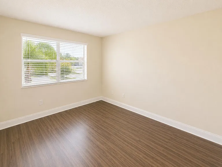 4205 N University Dr #106 — Photo 16
