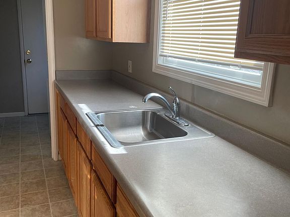 3rd image of 418 Birch St #D