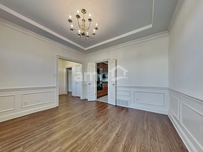 1015 Warwick Pl — Photo 16