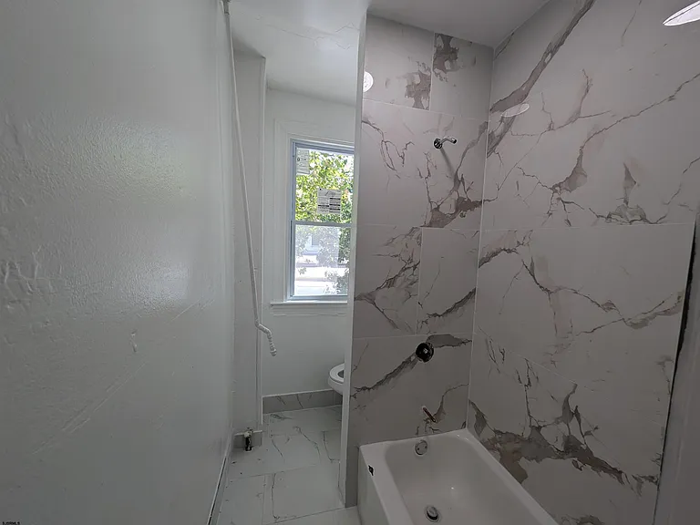 1056 N Ohio Ave — Photo 12