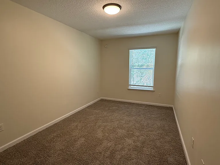 806 Oak St #14-1 — Photo 5